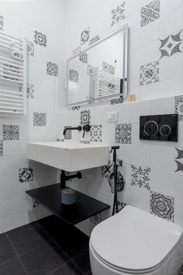 Esclusivo 130 Mq + Terrazzo Via San Vincenzo Appartement Genua Buitenkant foto