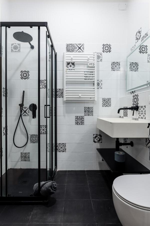 Esclusivo 130 Mq + Terrazzo Via San Vincenzo Appartement Genua Buitenkant foto